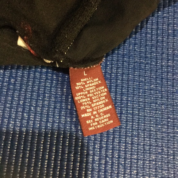 Black swimsuit NWOT, one piece, halter, built in cups, swimming, - Picture 3 of 3